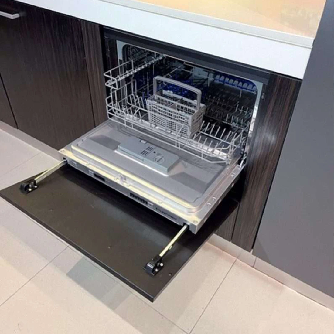 Kleenmaid Fully Integrated Compact Dishwasher Kleenmaid Fully Integrated Compact Dishwasher -Cook & Bathe DW4531 Lifestyle2 Web