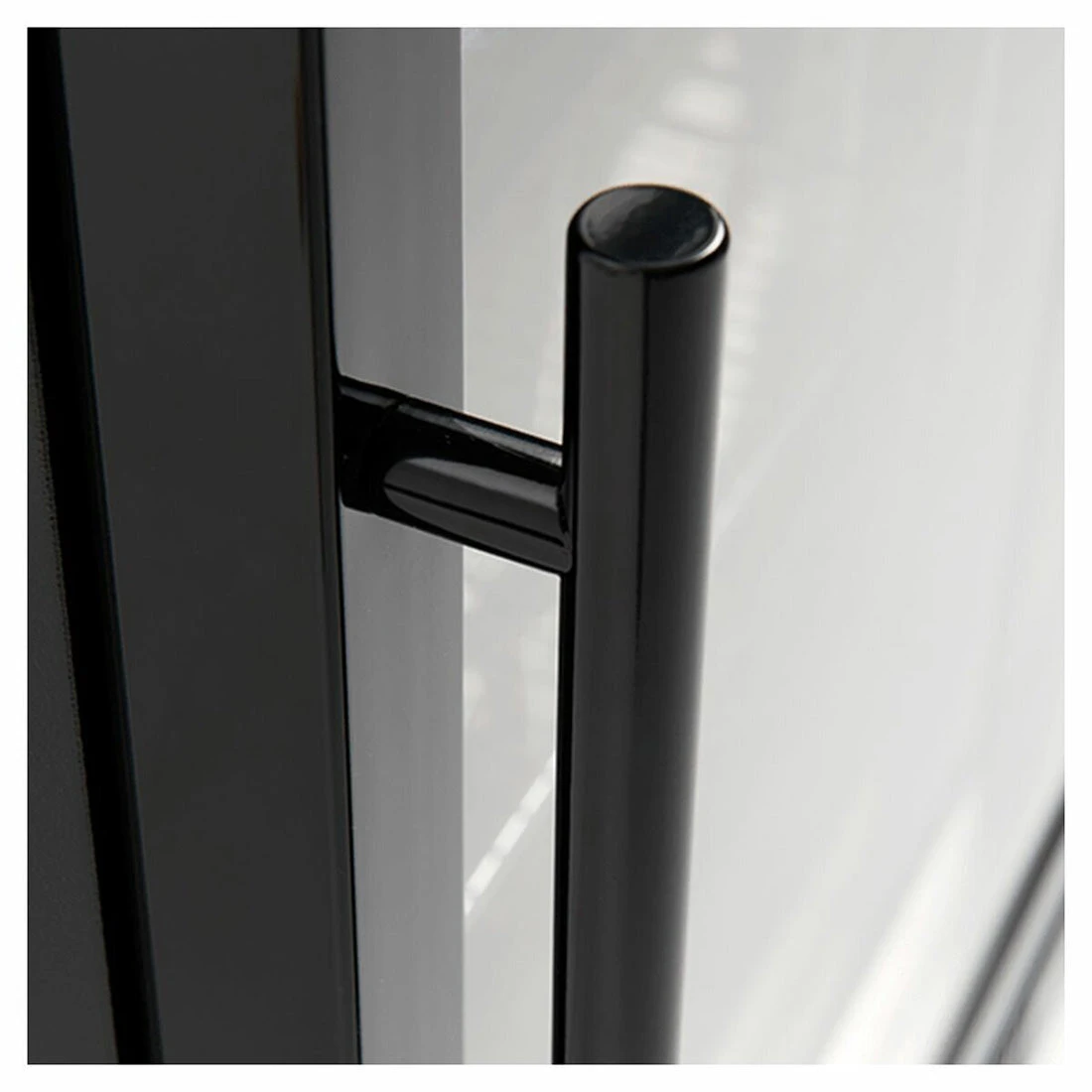 Euro Alfresco Single Door Beverage Cooler, Right Hinge, Matte Black, 138L Euro Alfresco Single Door Beverage Cooler, Right Hinge, Matte Black, 138L -Cook & Bathe EA60WFBR product2 web