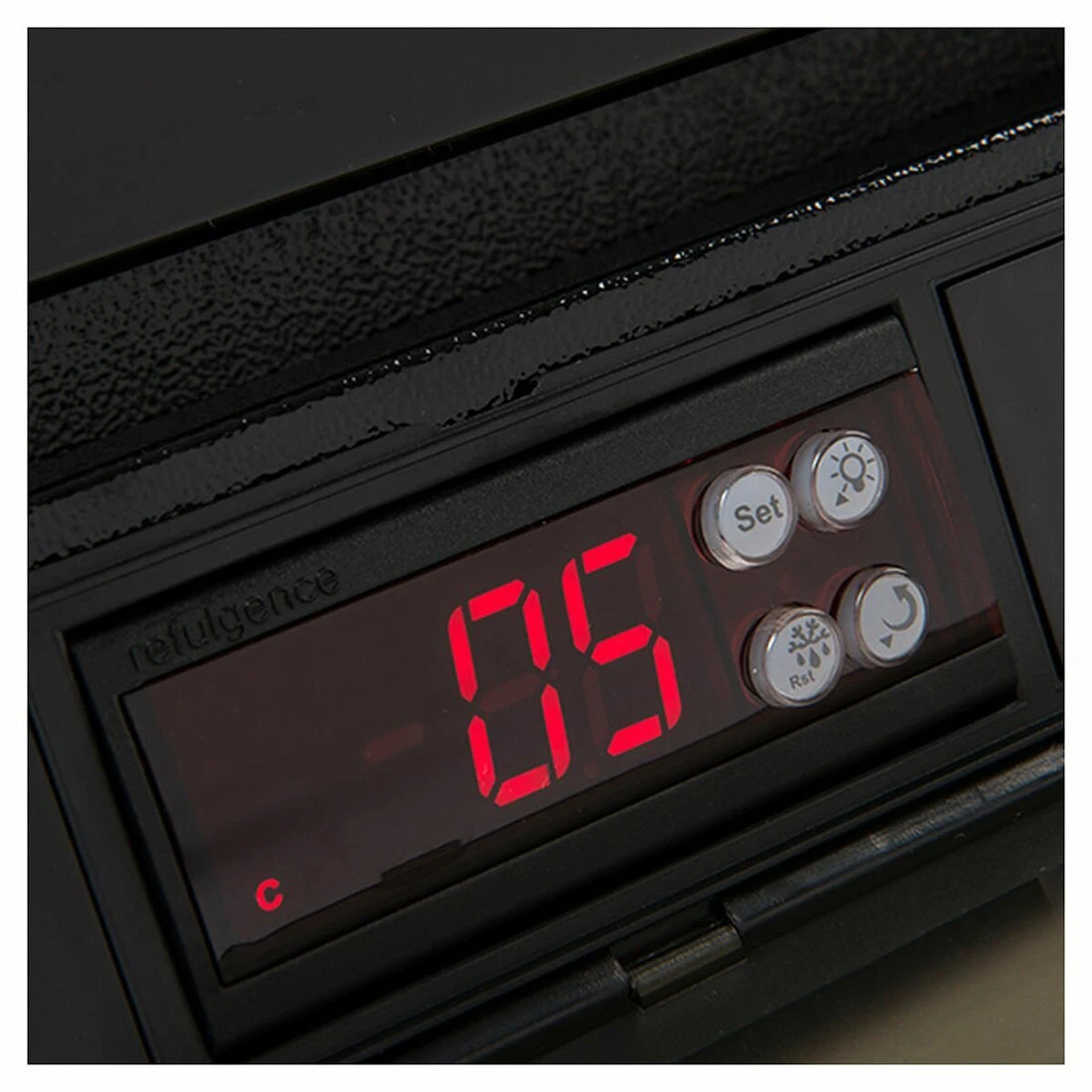 Euro Alfresco Single Door Beverage Cooler, Right Hinge, Matte Black, 138L Euro Alfresco Single Door Beverage Cooler, Right Hinge, Matte Black, 138L -Cook & Bathe EA60WFBR product3 web