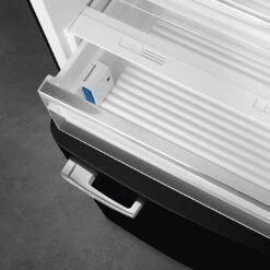 Smeg FAB38 50's Style 481L Retro Refrigerator Right Hand Hinge Black 6 Smeg FAB38 50's Style 481L Retro Refrigerator Right Hand Hinge Black -Cook & Bathe FAB38RBL5AU 5