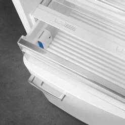 Smeg FAB38 50's Style 481L Retro Refrigerator Right Hand Hinge White 6 Smeg FAB38 50's Style 481L Retro Refrigerator Right Hand Hinge White -Cook & Bathe FAB38RWH5AU 7