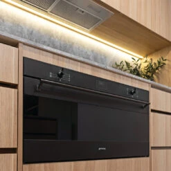 Smeg Classic Thermoseal Oven Matte Black 90cm -Cook & Bathe SFRA9300TN lifestyle3 web