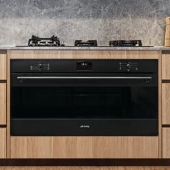 Smeg Classic Thermoseal Oven Matte Black 90cm -Cook & Bathe SFRA9300TN lifestyle web
