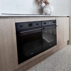 Smeg Classic Galileo Pyrolytic Steam 40 Oven Compact Screen Matte Black 60cm 3 Smeg Classic Galileo Pyrolytic Steam 40 Oven Compact Screen Matte Black 60cm -Cook & Bathe SOPA6302S2PN Lifestyle1 23JamesSt web
