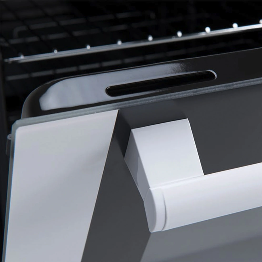 Euro Appliances Electric Freestanding Oven, White, 50cm Euro Appliances Electric Freestanding Oven, White, 50cm -Cook & Bathe ev500ewh closeup1